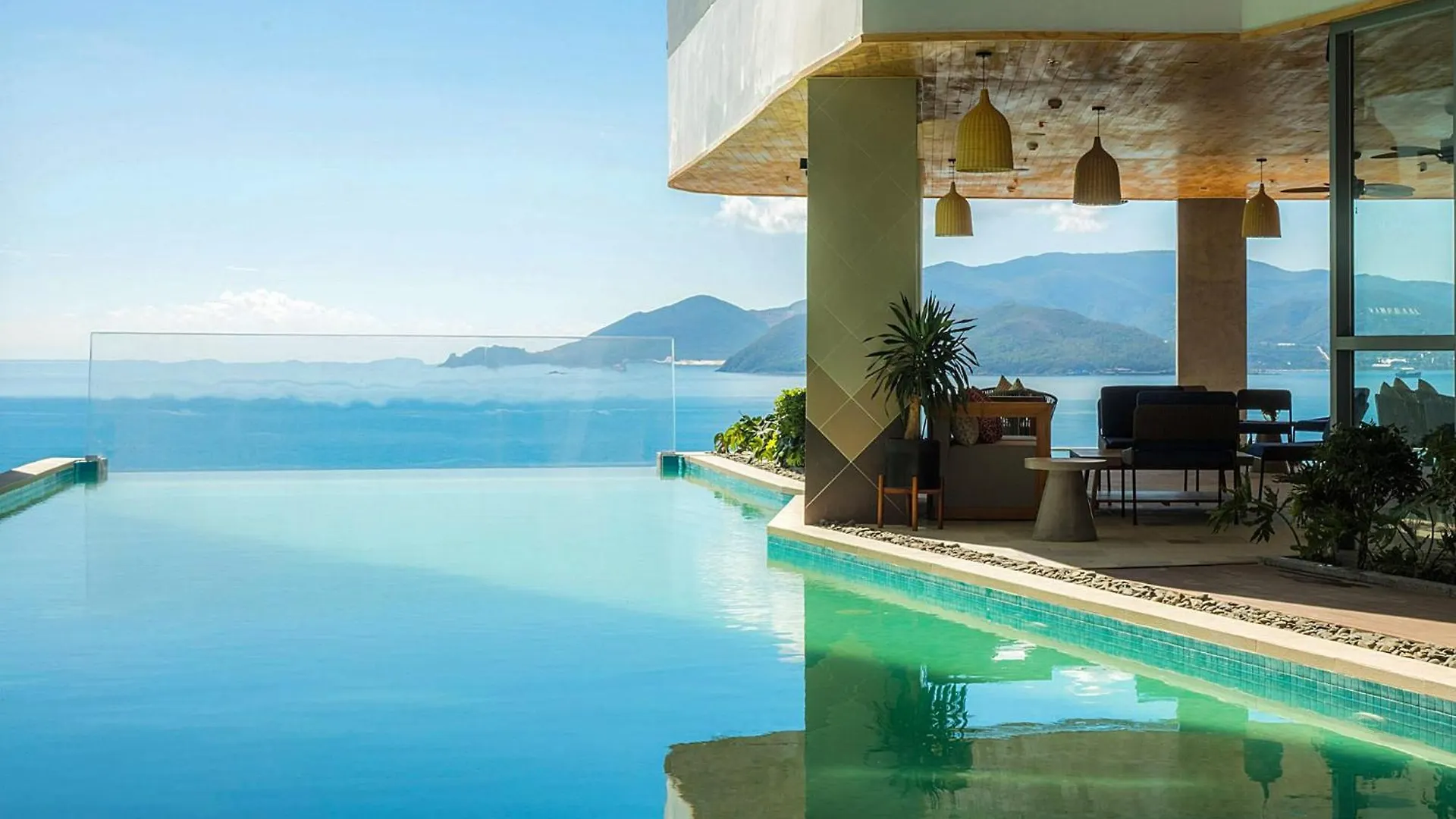 Aqua Beachfront Panorama Nha Trang Centre Hotel